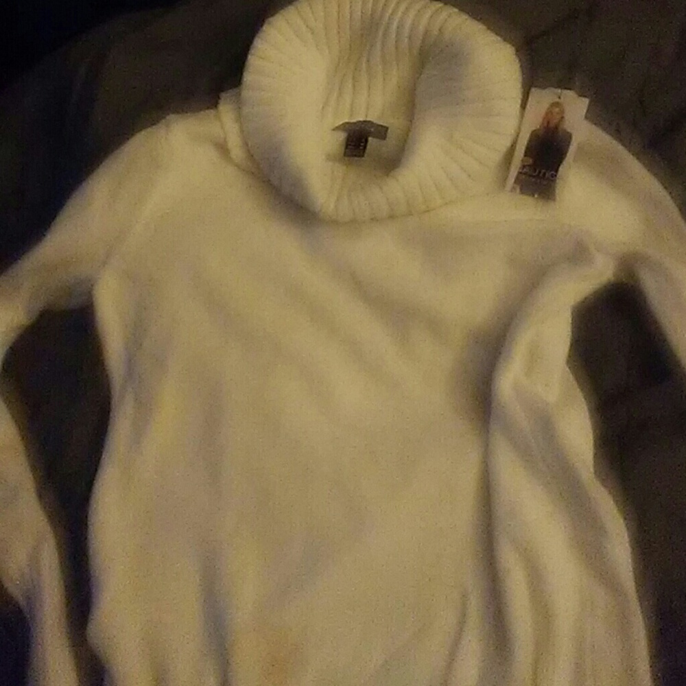 Sweater - Picture 2 of 3